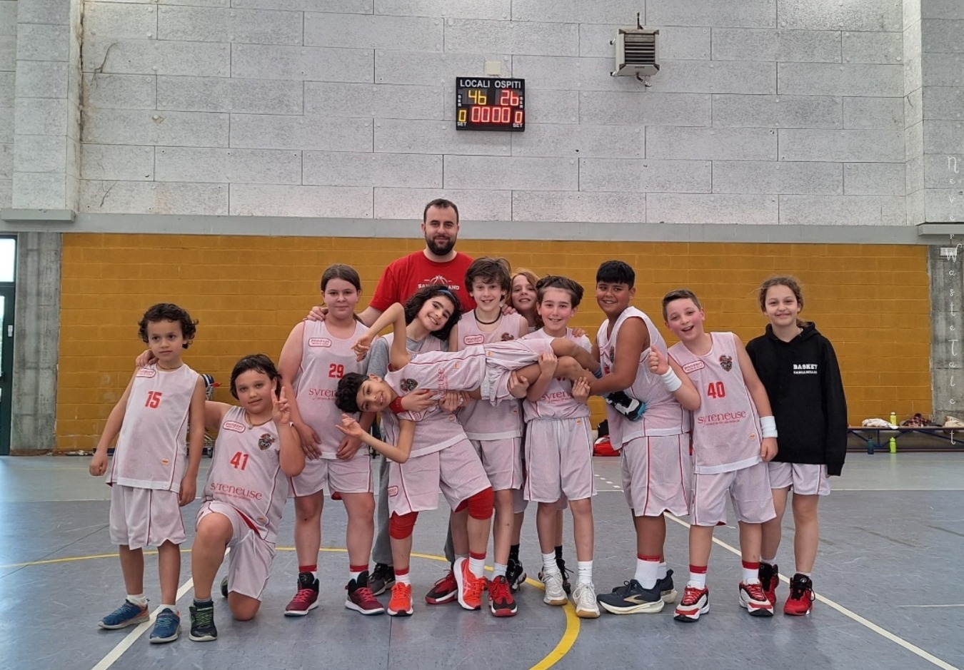 𝐋𝐀 𝐒𝐄𝐓𝐓𝐈𝐌𝐀𝐍𝐀 𝐃𝐄𝐋 𝐌𝐈𝐍𝐈𝐁𝐀𝐒𝐊𝐄𝐓

𝐀𝐐𝐔𝐈𝐋𝐎𝐓𝐓𝐈: 𝐁𝐀𝐒𝐊𝐄𝐓 𝐒𝐀𝐍 𝐂𝐀𝐒𝐂𝐈𝐀𝐍𝐎 𝐕𝐒 𝐔𝐒𝐄 𝐄𝐌𝐏𝐎𝐋𝐈
Gran bella prestazione dei nostri Aquilotti che riescono ad avere la meglio (14 a 10 il finale per noi) sulla formazione Empolese, prendendosi una rivincita dopo la sconfitta del girone di andata.
Partita affrontata con la giusta concentrazione e con entusiasmo fin dal primo tempino, con soltanto due tempini vinti dagli avversari.

#NeverWasteTalent