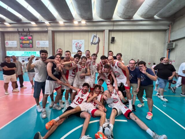 🏆 𝐌𝐈𝐂𝐑𝐎𝐌𝐄𝐂 𝐁𝐀𝐒𝐊𝐄𝐓 𝐒𝐀𝐍 𝐂𝐀𝐒𝐂𝐈𝐀𝐍𝐎 𝐄’ 𝐂𝐀𝐌𝐏𝐈𝐎𝐍𝐄! 🏆

Questa è la vittoria di un gruppo che ha lavorato insieme giorno dopo giorno, allenamento dopo allenamento, senza mai smettere di crederci.

È la vittoria di chi è sceso in campo, di chi ha sostenuto dalla panchina, di chi ha riempito il palazzetto, di chi ha dedicato tempo, energie e passione a questi colori Bianco e Rosso.

Abbiamo affrontato difficoltà, esultato insieme, sofferto insieme e alla fine abbiamo raggiunto il nostro obiettivo: 𝗦𝗜𝗔𝗠𝗢 𝗖𝗔𝗠𝗣𝗜𝗢𝗡𝗜 e conquistiamo la promozione in 𝗗𝗶𝘃𝗶𝘀𝗶𝗼𝗻𝗲 𝗥𝗲𝗴𝗶𝗼𝗻𝗮𝗹𝗲 𝟭.

𝗚𝗿𝗮𝘇𝗶𝗲 a tutti i giocatori, allo staff, alle famiglie, agli sponsor e ai nostri tifosi. Questo traguardo appartiene a tutta la famiglia 𝗕𝗮𝘀𝗸𝗲𝘁 𝗦𝗮𝗻 𝗖𝗮𝘀𝗰𝗶𝗮𝗻𝗼.

#NeverWasteTalent